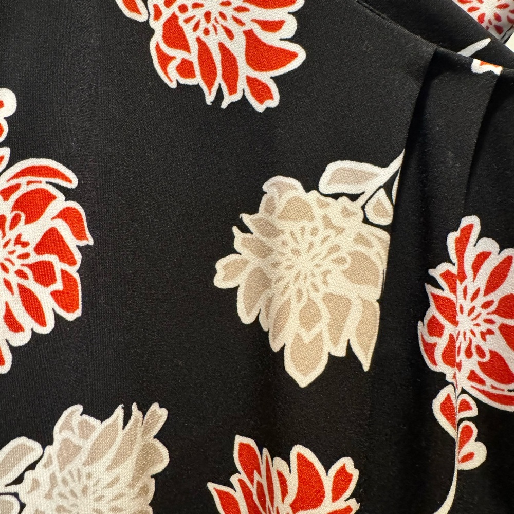 3x Calvin Klein sleeveless top/shell in black red and khaki print. Plus size - Picture 5 of 5